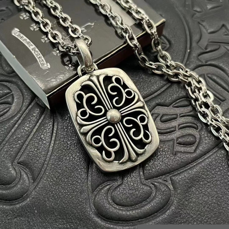 Ch**me He**ts necklaces